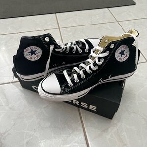 Men’s Black High Top Converse Size 9 NIB